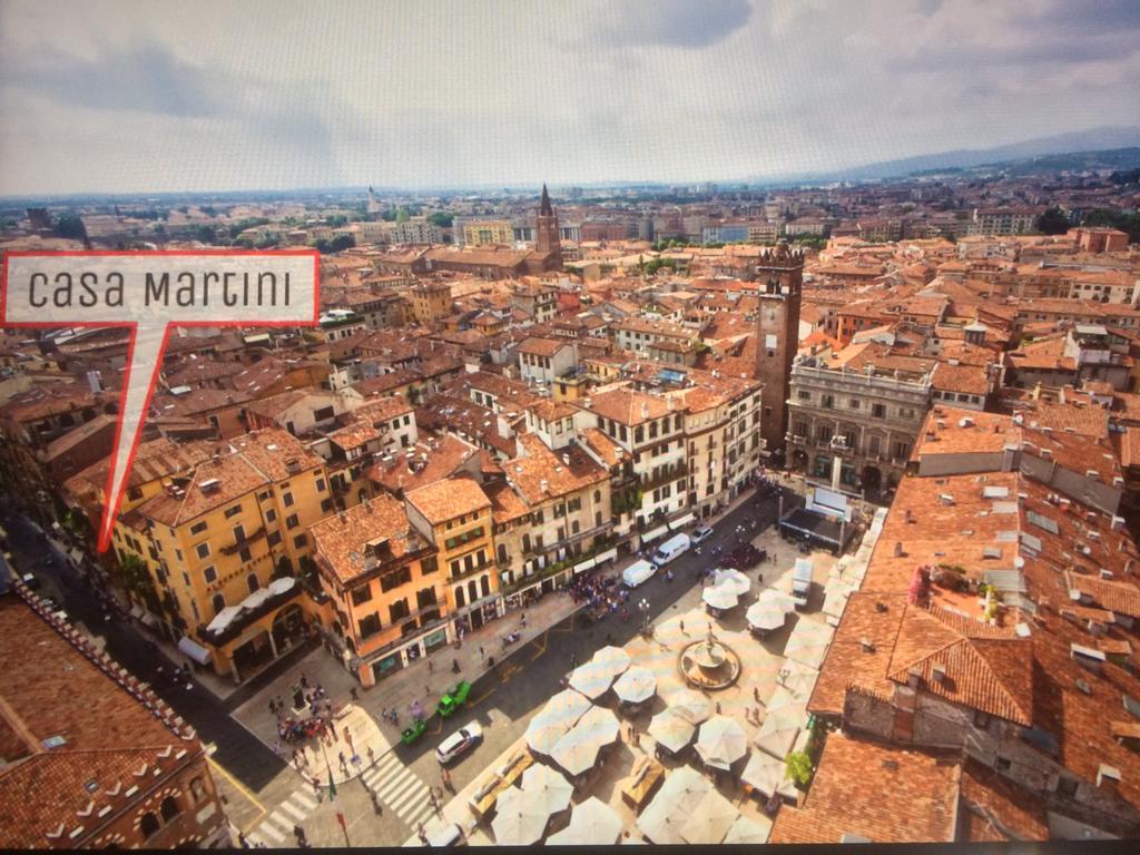 Апартаменты Casa Martini Piazza Erbe Верона Экстерьер фото